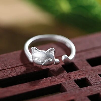 Vintage ring met poesje in zilver