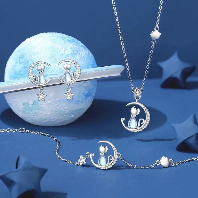 Kattenoorbellen met maan en ster van 925 sterling zilver met zirkonia