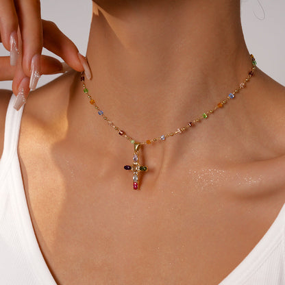Kruis Hanger met Stralende Edelsteen