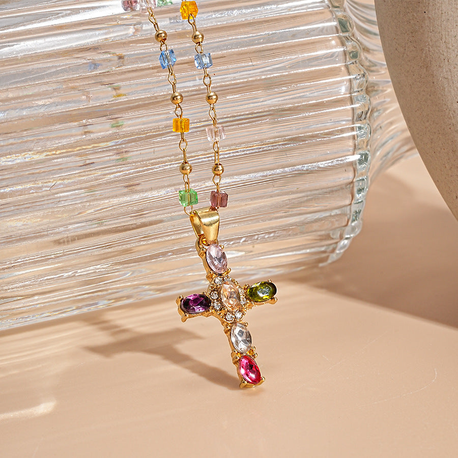 Kruis Hanger met Stralende Edelsteen