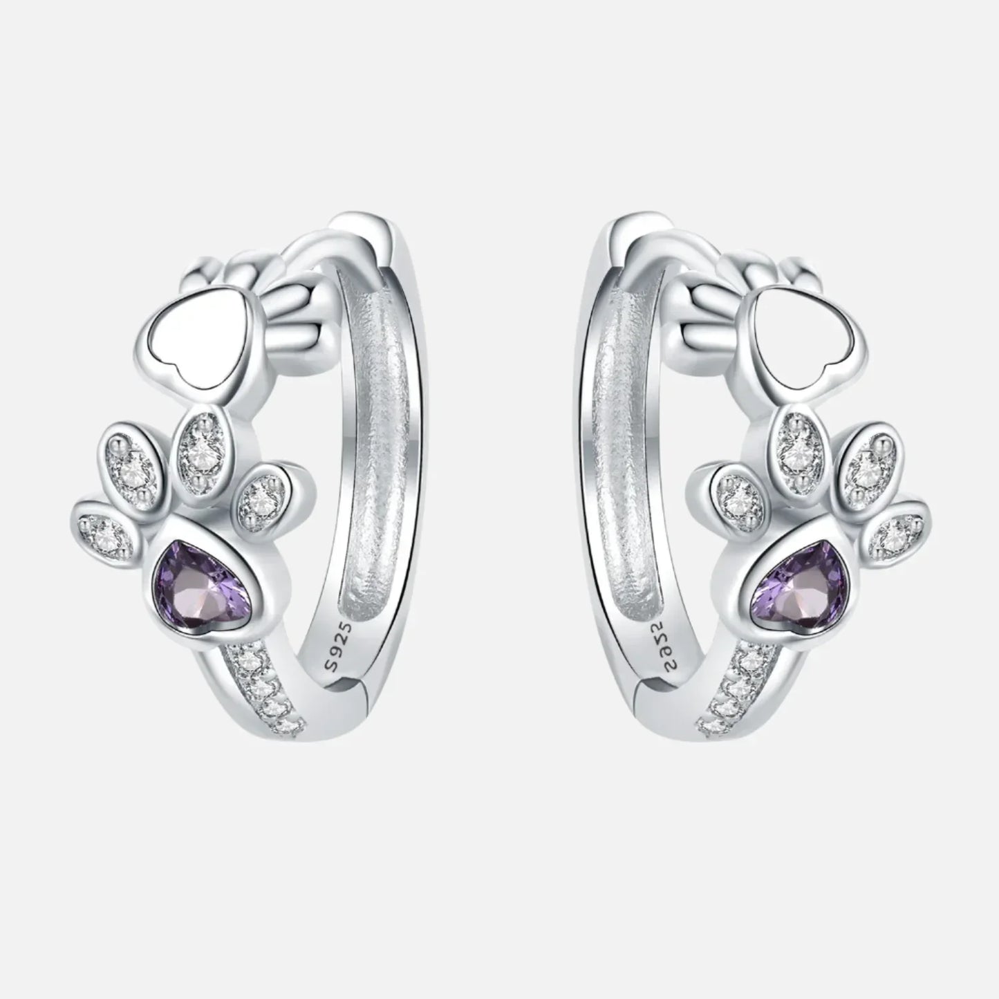Paw Huggie-oorbellen in zilver met zirkonia en hartvormige edelsteen