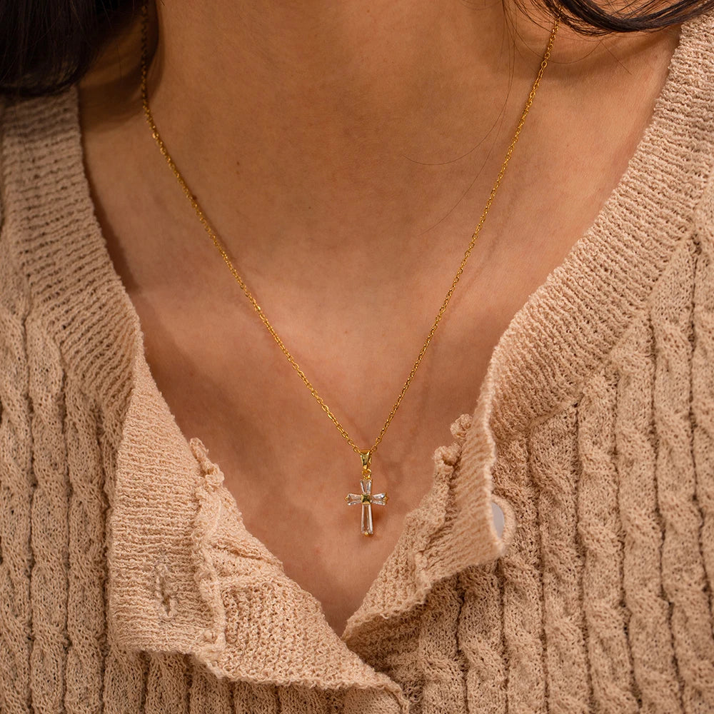 Halsketting met Delicate Diamanten Kruis Hanger