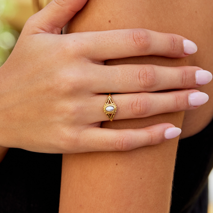 Vintage Royal Parel Ring