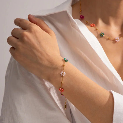 Zachte Lente Bloemen Sieraden Collectie