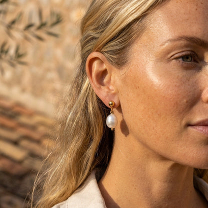 Parel Dangle Studs